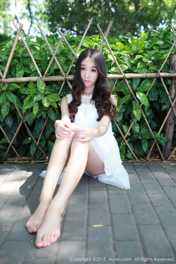 XiuRen 秀人 No.371 梓萱Crystalh荷花池塘美女写真