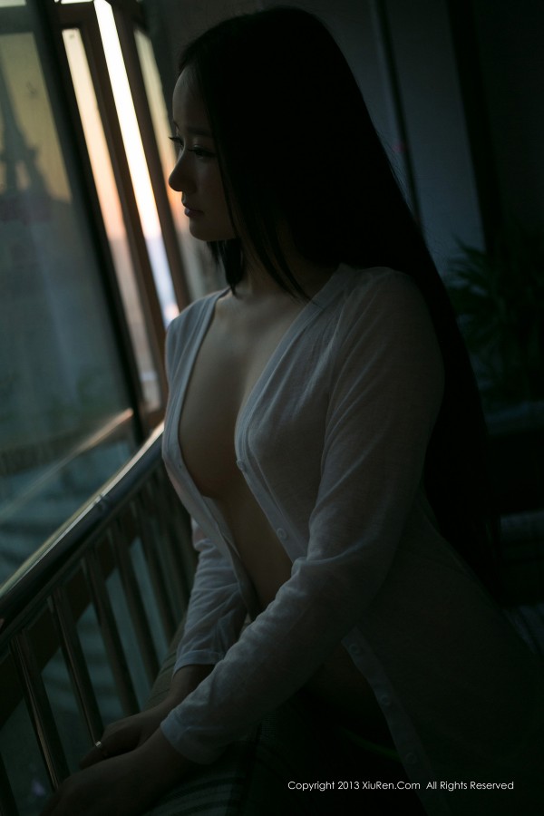 XiuRen 秀人 No.008 胡琦Seven镂空上衣翘美臀太美！