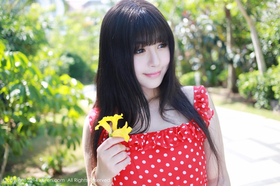 XiuRen 秀人 No.164 童颜巨乳Barbie可儿红格子爆乳太美！