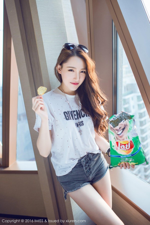 IMiss 爱蜜社 Vol.080 刘奕宁Lynn气质女神超美写真美腿私房！