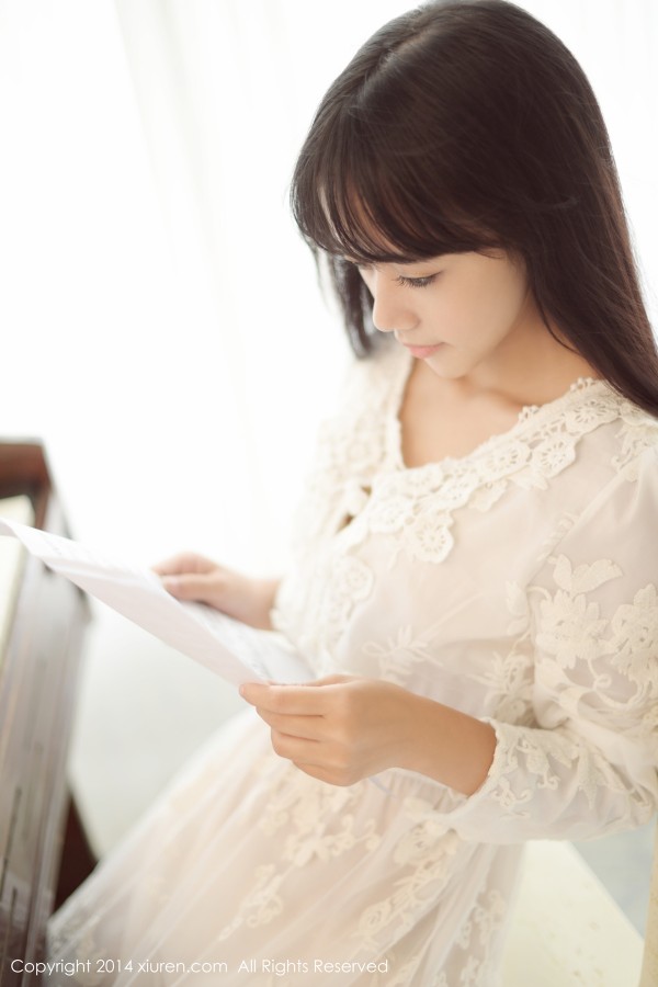 XiuRen 秀人 No.170 萌妹子toro羽住户外足球场外拍