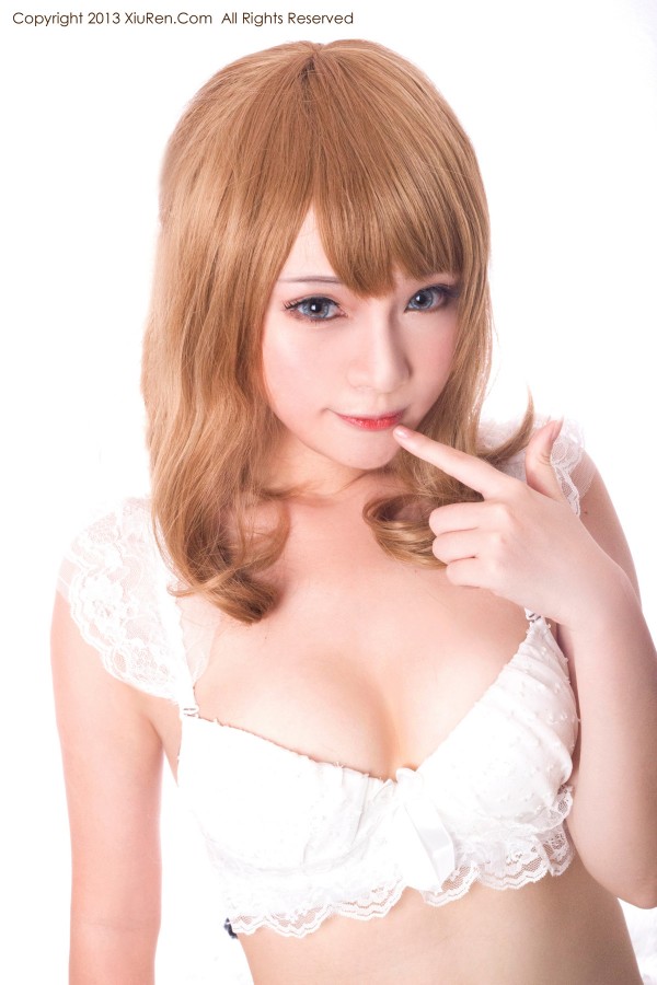 XiuRen 秀人 No.012 萝莉妹子千夜未来白色内衣写真