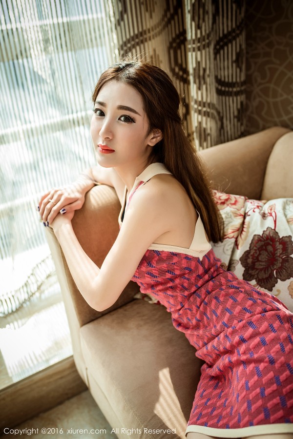 XiuRen 秀人 No.569 Sugar梁莹美腿高跟情趣黑丝袜！