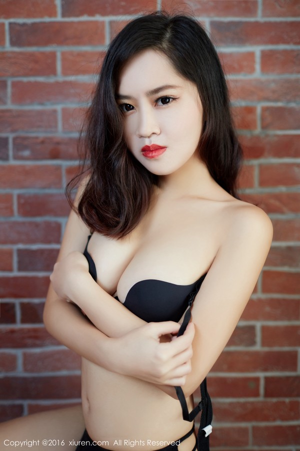 XiuRen 秀人 No.592 荡漾Crystal诱惑美女豹纹内衣、黑丝内衣和透视装