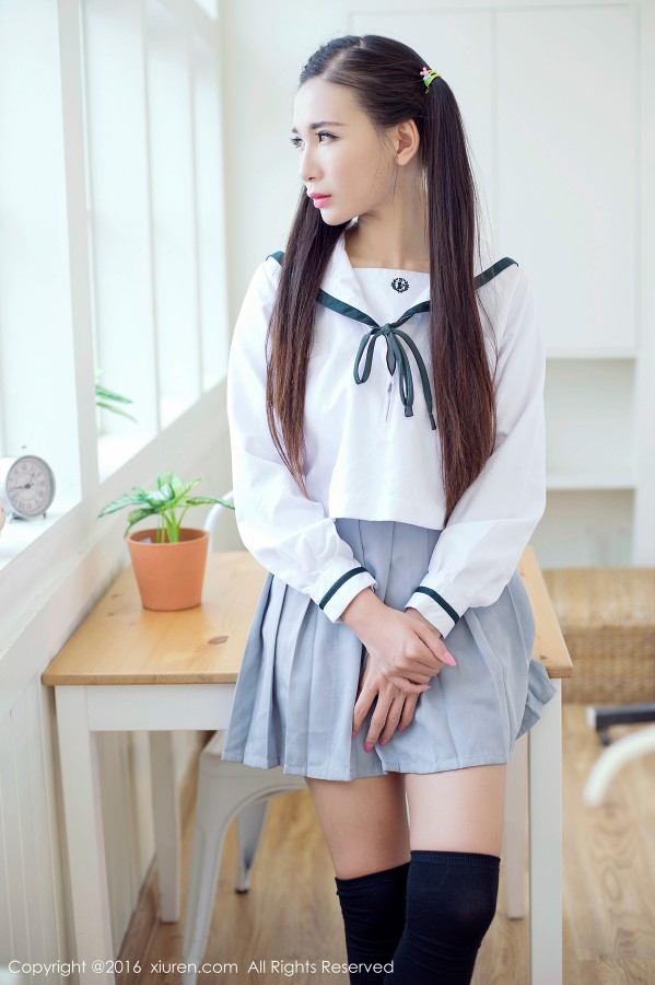 XiuRen 秀人 No.603 赵颖学生制服户外露底裤俏皮萌！