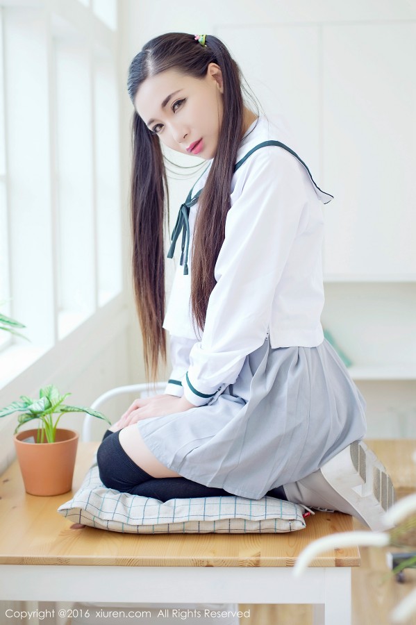 XiuRen 秀人 No.603 赵颖学生制服户外露底裤俏皮萌！