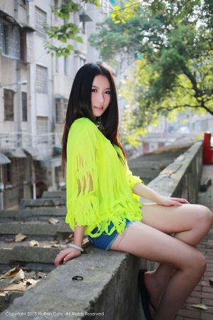 XiuRen 秀人 No.017 气质辣妹MOON嘉依户外爆乳湿身！