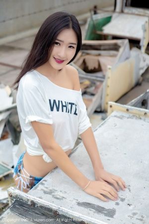 XiuRen 秀人 No.624 周琰琳LIN黑丝美腿户外美照！