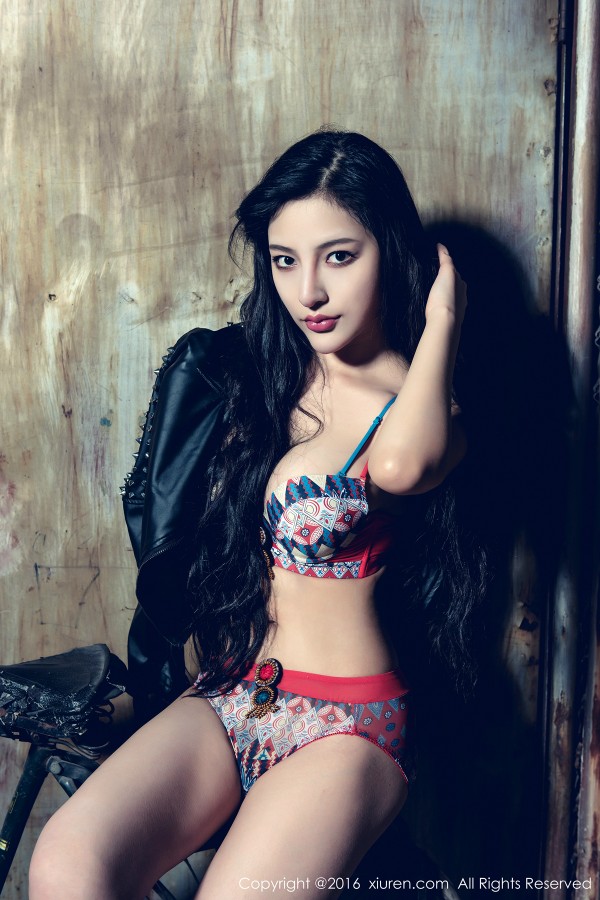 XiuRen 秀人 No.626 UU阿文花式连体情趣旗袍好性感！