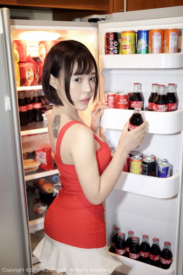 XiuRen 秀人 No.665 Evelyn艾莉少女冰箱鲜奶撒美胸！