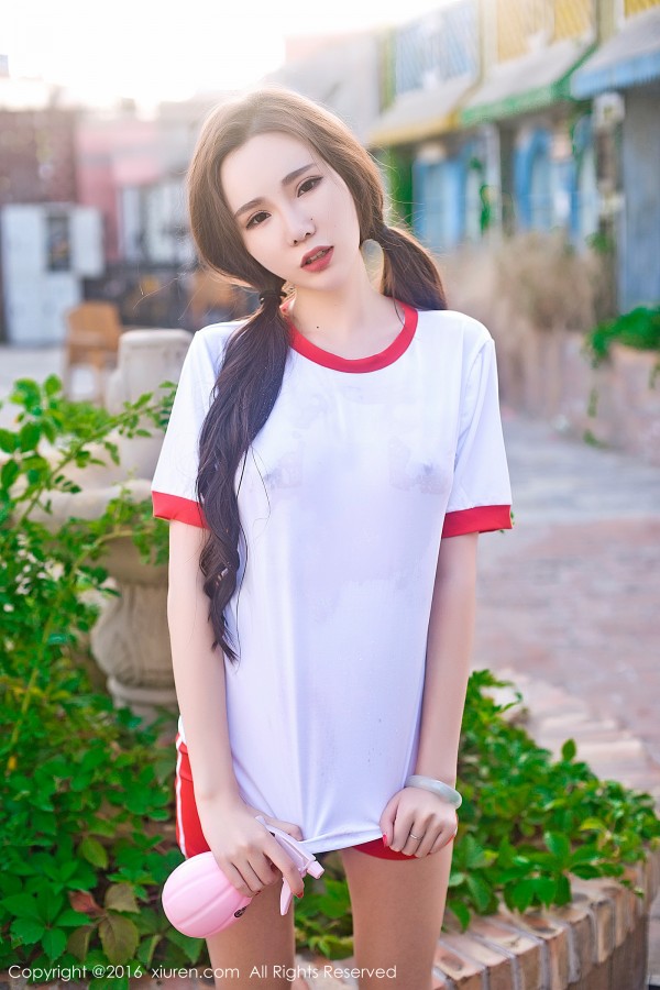 XiuRen 秀人 No.669 萌琪琪Irene修长美腿超性感白嫩美妞！