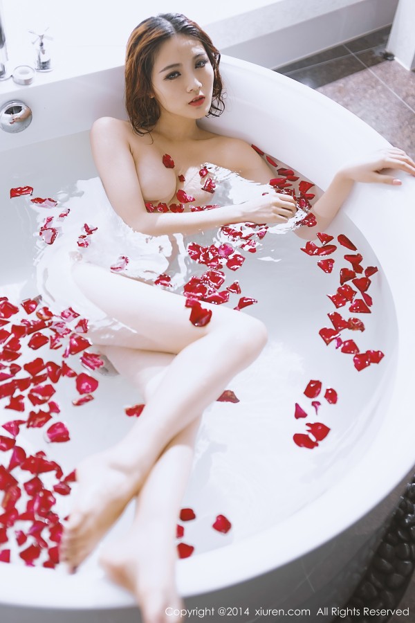 XiuRen 秀人 No.211 YOYO苏小苏浴缸沐浴诱惑私房！