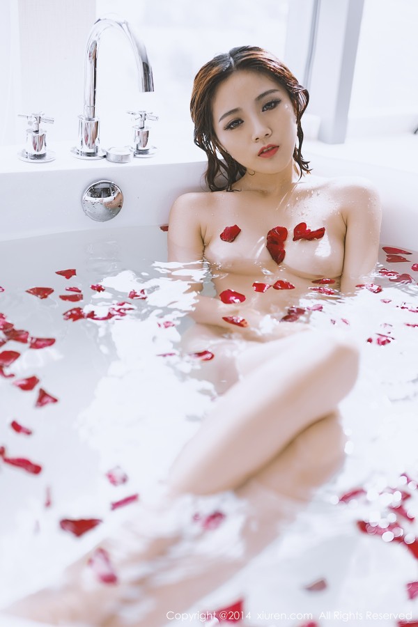 XiuRen 秀人 No.211 YOYO苏小苏浴缸沐浴诱惑私房！