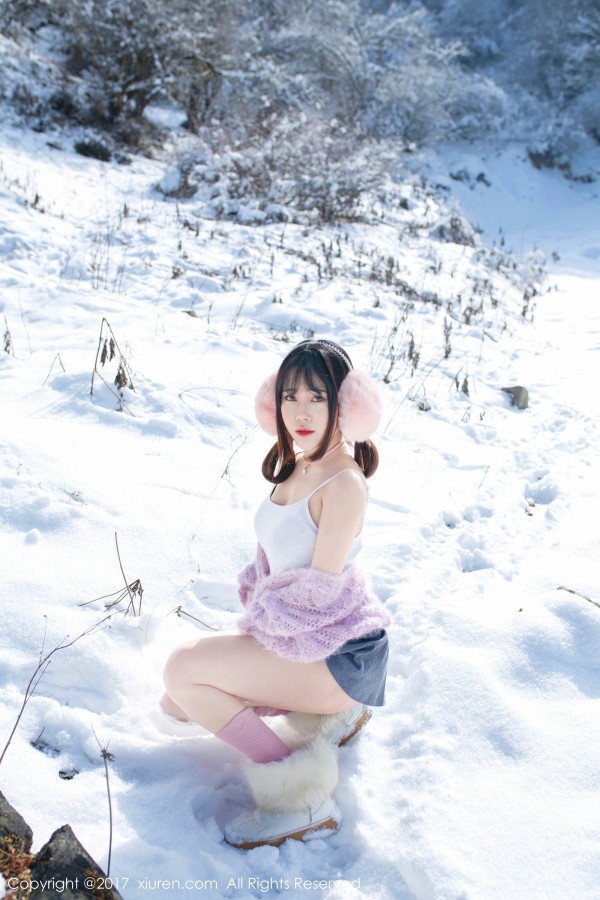 XiuRen 秀人 No.720 兜豆靓Youlina户外蕾丝美乳小萝莉！