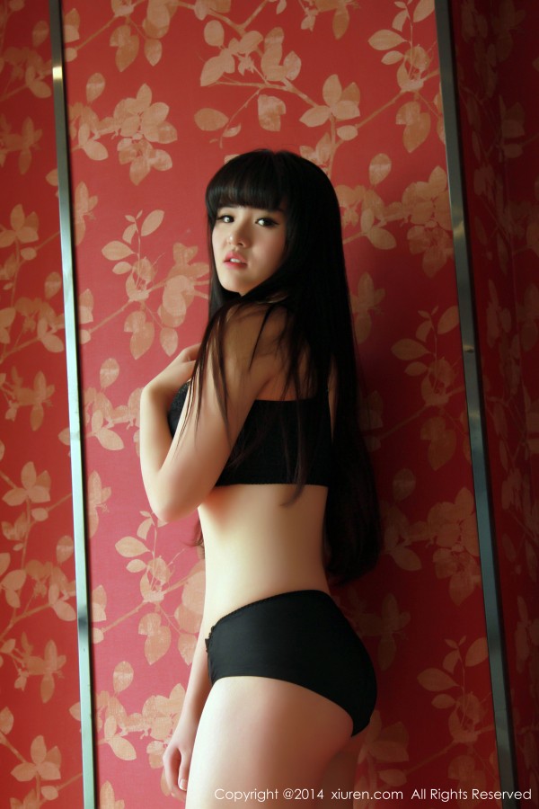 XiuRen 秀人 No.261 大眼睛妹子旭儿大乳浴室湿身私房