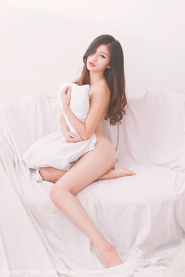 XiuRen 秀人 No.264 正妹史雨姐姐枕头遮玉体超美！