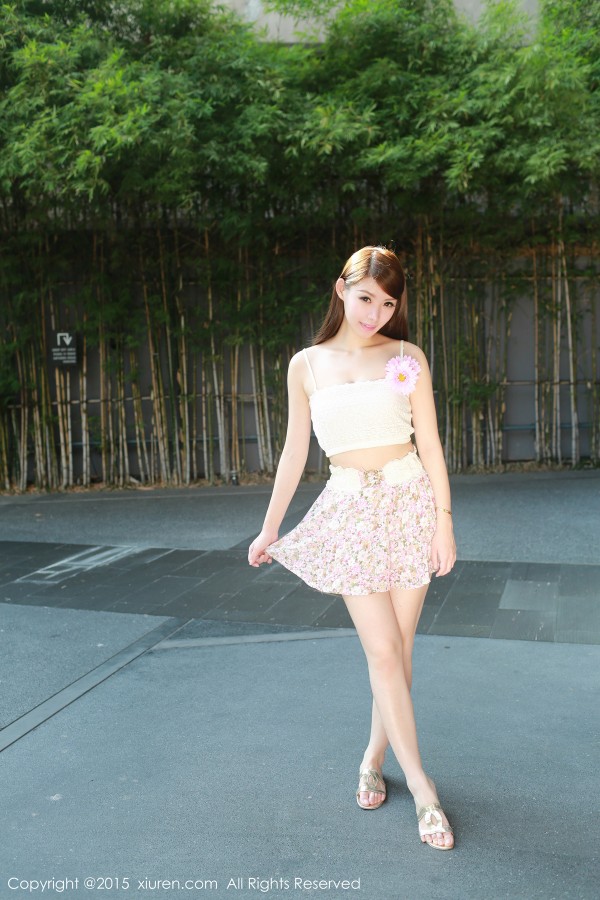 XiuRen 秀人 No.295 MARA酱清纯美女户外碎花裙外拍美美哒