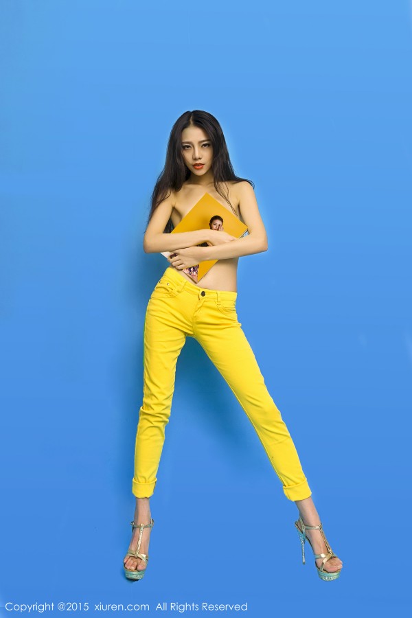 XiuRen 秀人 No.297 模特HONEYAL白蕾丝长裙野外清新脱俗