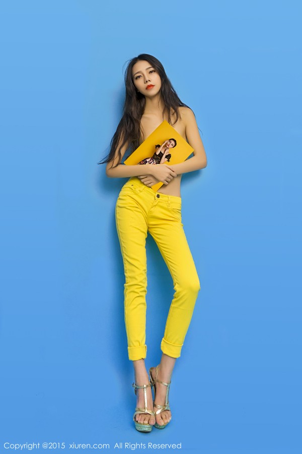 XiuRen 秀人 No.297 模特HONEYAL白蕾丝长裙野外清新脱俗