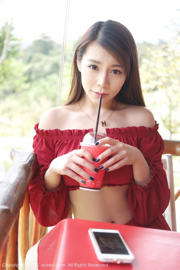 XiuRen 秀人 No.303 vetiver嘉宝贝儿红裙户外仙气十足！