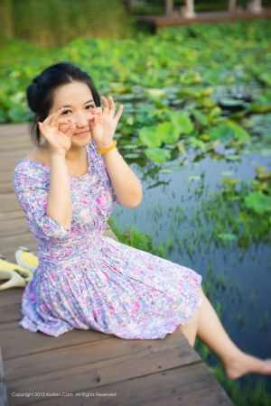XiuRen 秀人 No.053 默漠无荢户外美女写真
