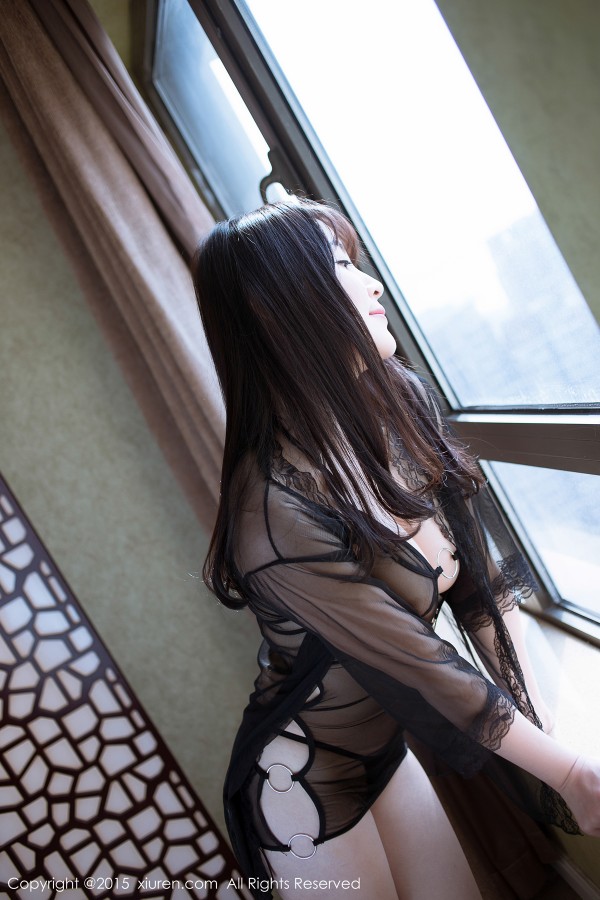 XiuRen 秀人 No.335 乐朵朵-Wendy黑蕾丝真空浴缸诱惑
