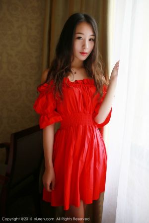 XiuRen 秀人 No.347 梓萱Crystal丝袜制服诱惑露内内！