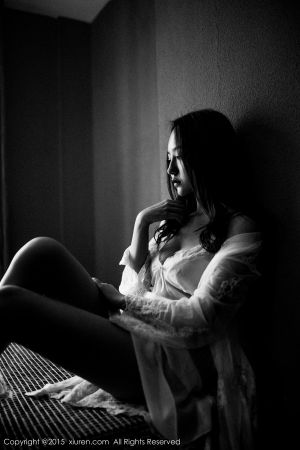 XiuRen 秀人 No.355 美女如画鱼猫盾i自然景色内衣写真