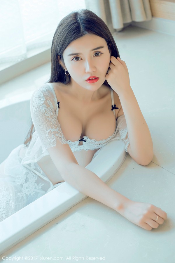 XiuRen 秀人 No.813 新晋大模兔子NINA清纯比基尼湿身！