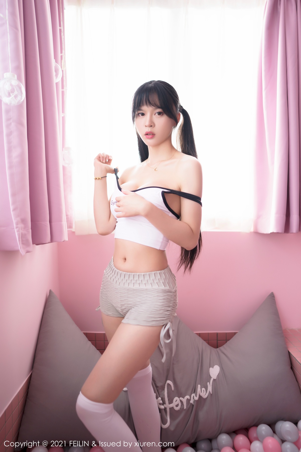 嗲囡囡- [FEILIN] 2021.01.04 VOL.364 桃香子