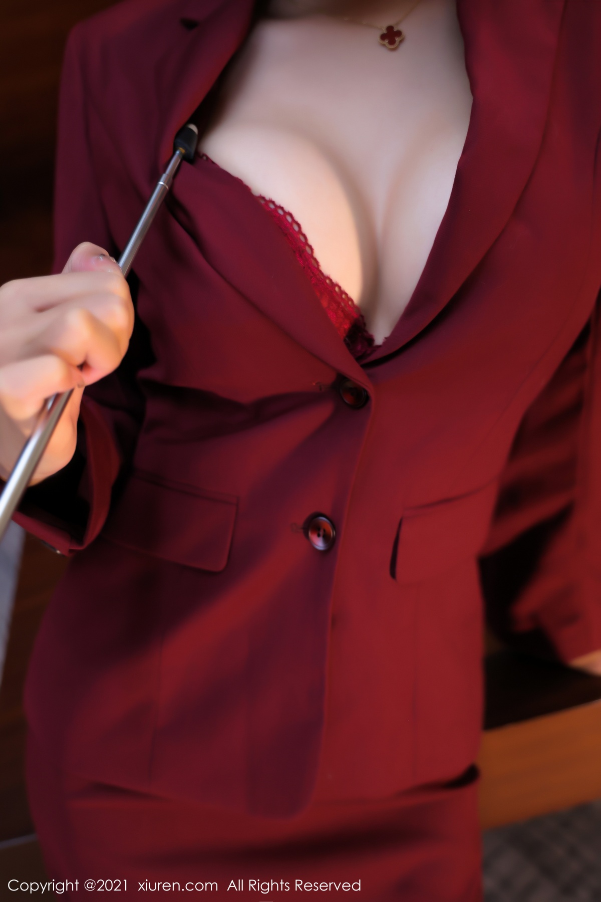 秀人 [XIUREN] 2021.10.09 Emily尹菲