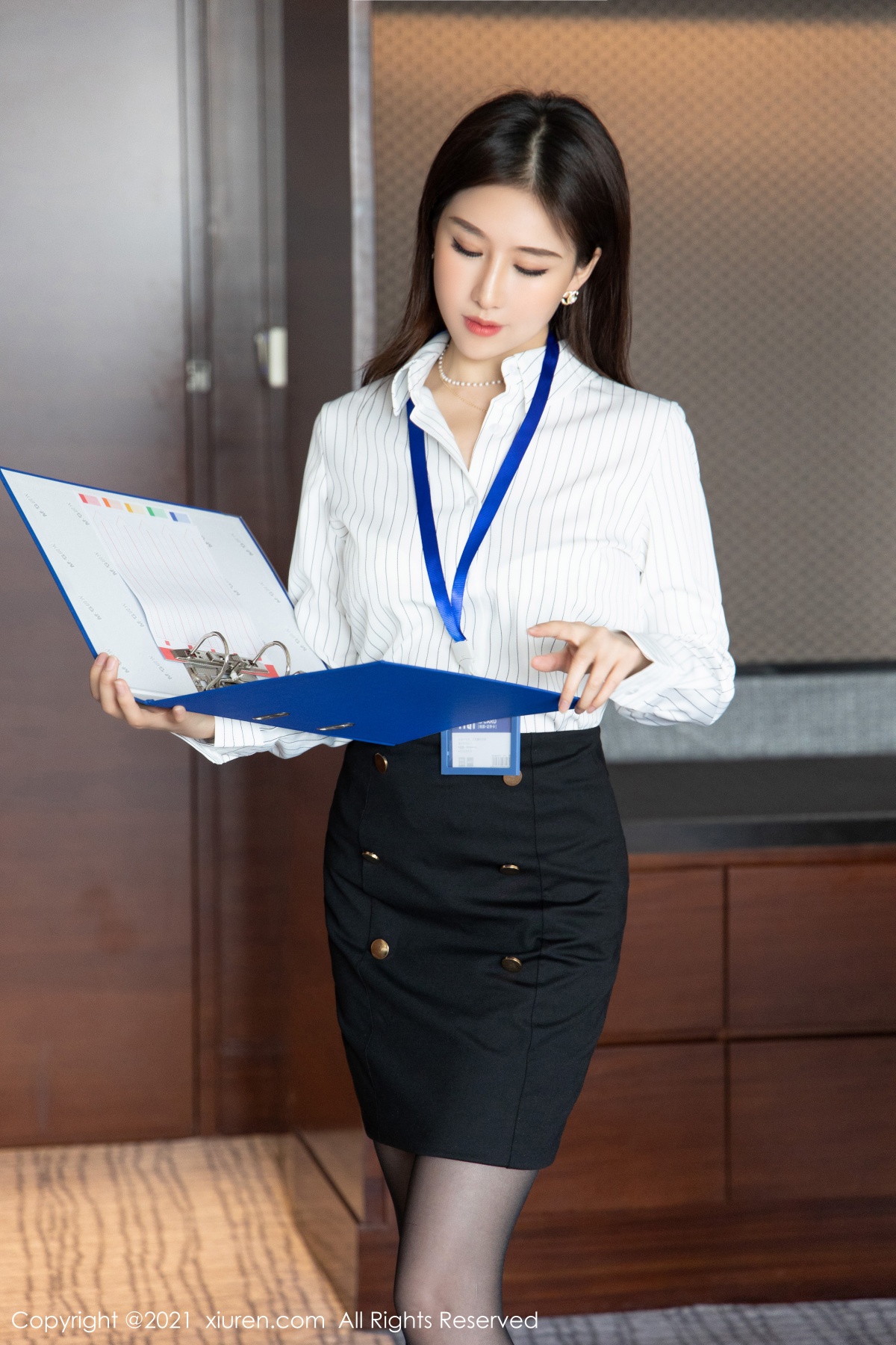 秀人 XIUREN] 2021.12.02 月音瞳