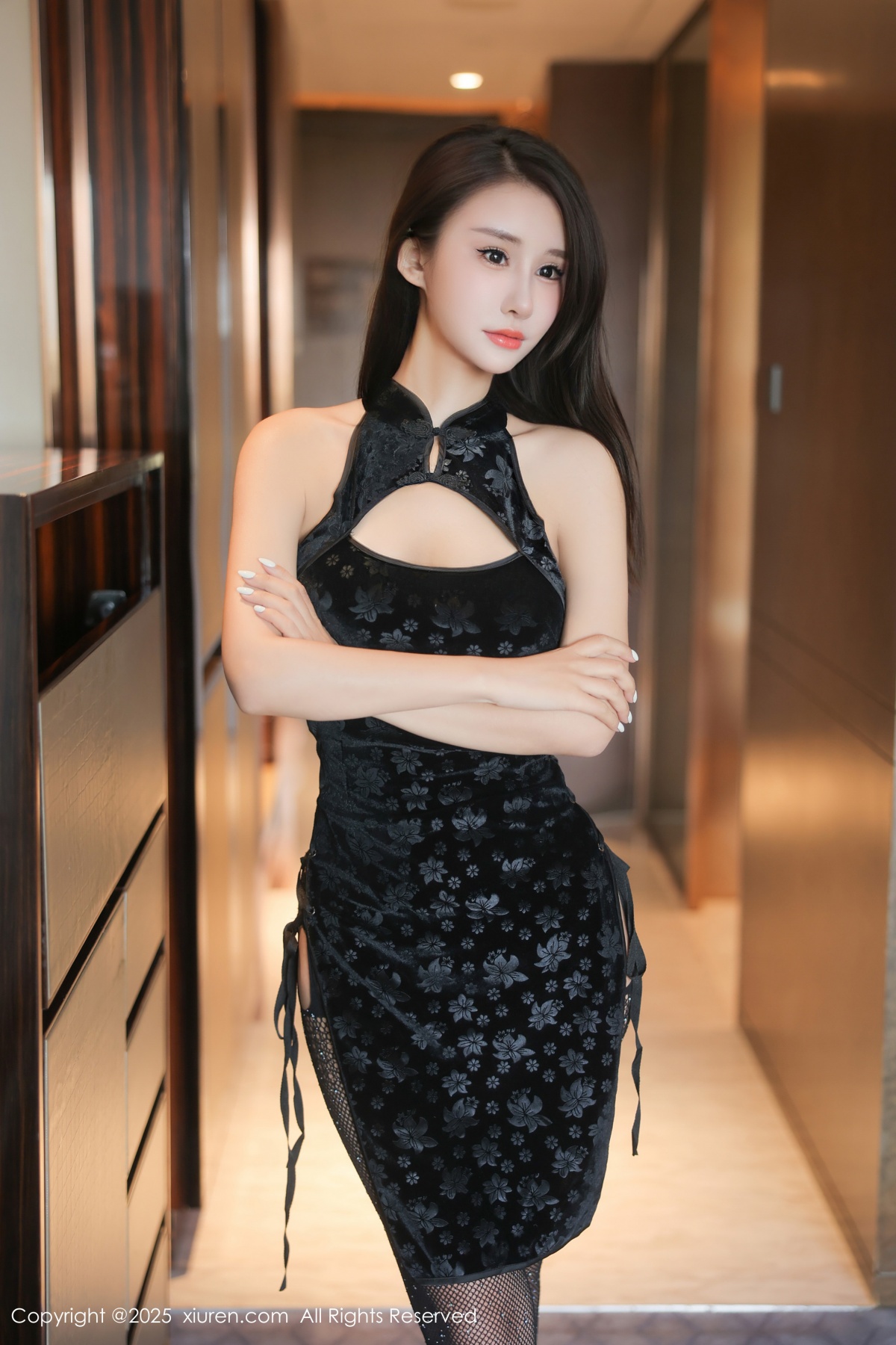 秀人 [XIUREN] 2025.03.10 艺艺yiyi