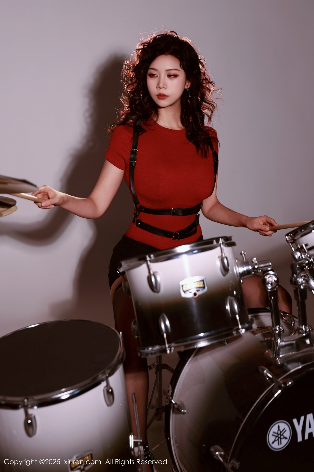 秀人 [XIUREN] 2025.12.04 玫瑰我爱你